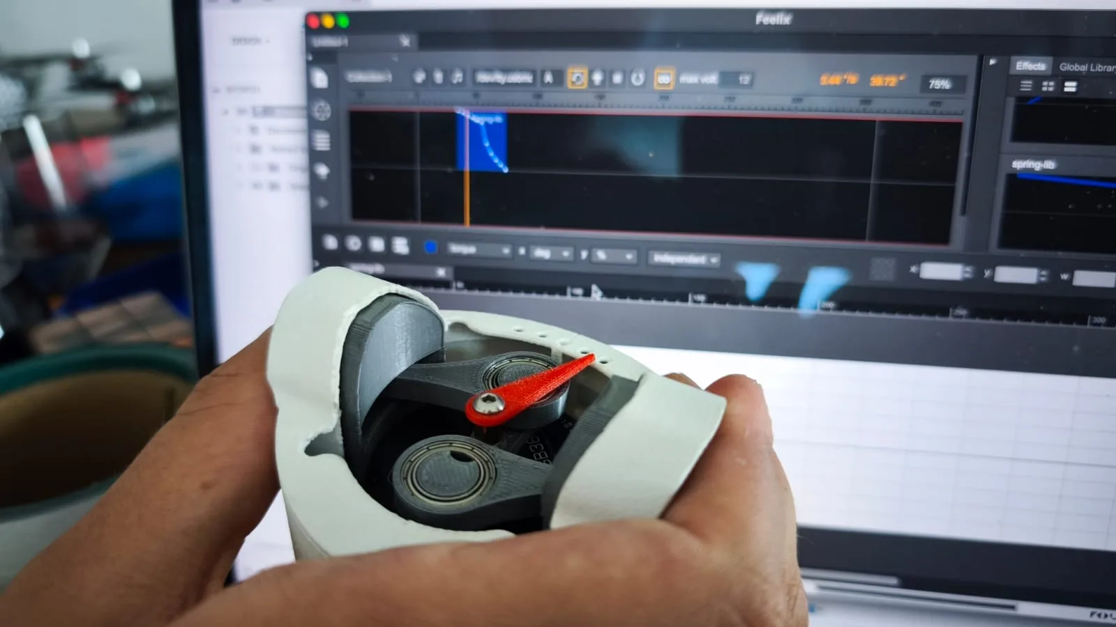 Force-Feedback Pinch Controller