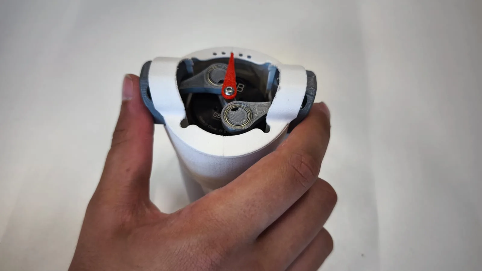 Force-Feedback Pinch Controller