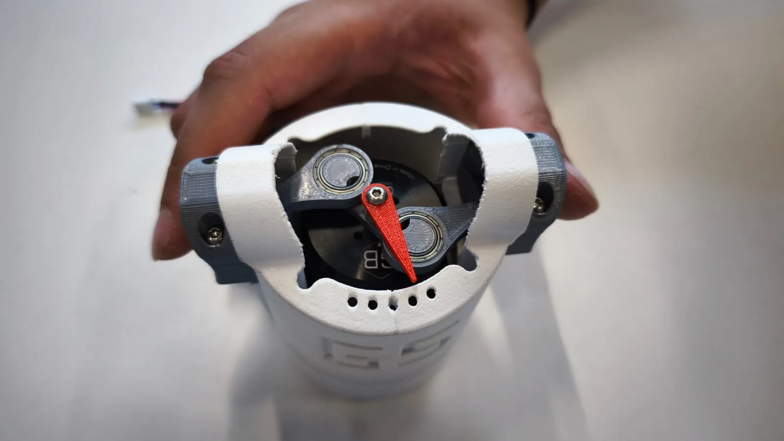 Force-Feedback Pinch Controller