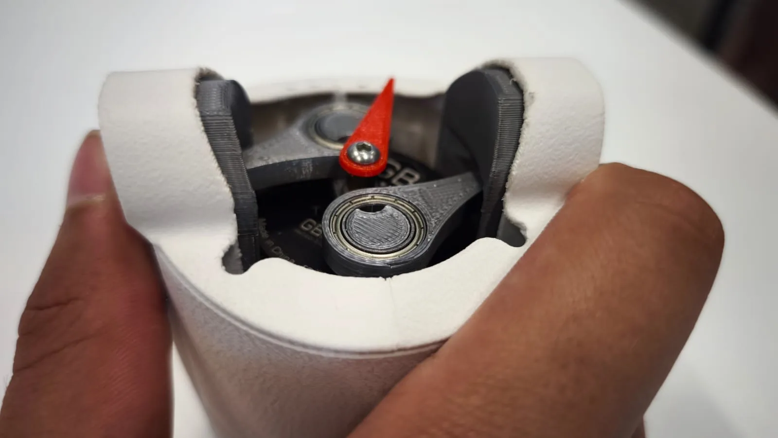 Force-Feedback Pinch Controller